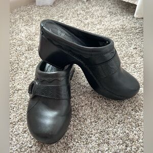 DANSKO Women's Leather Black Slip-On Clogs. 38. Great Condition.